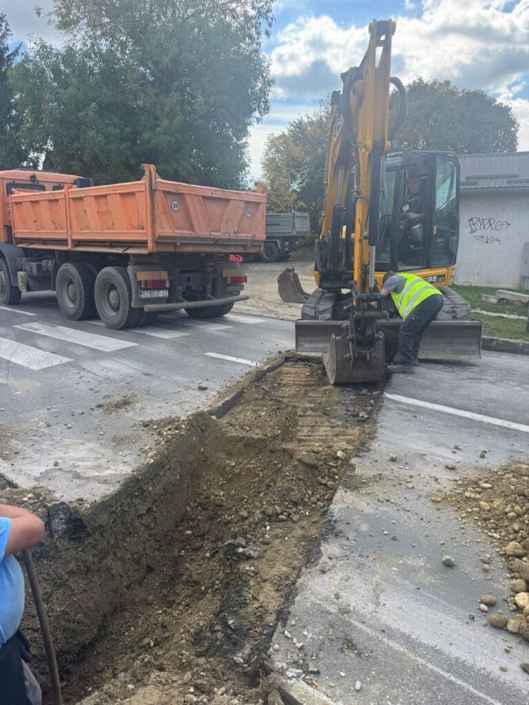 Radovi uz prugu – iskop i uređenje terena